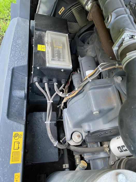 Sprzedam sprężarke z agregatem prądotwórczym plus piaskarke