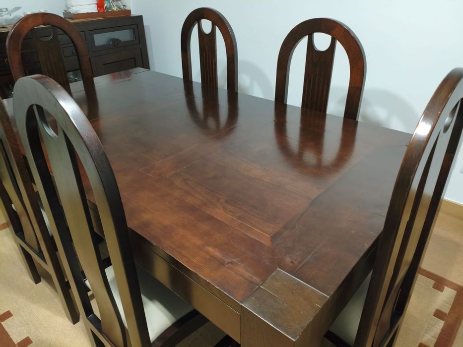 Conjunto Sala de Jantar (mesa, cadeiras e aparador)