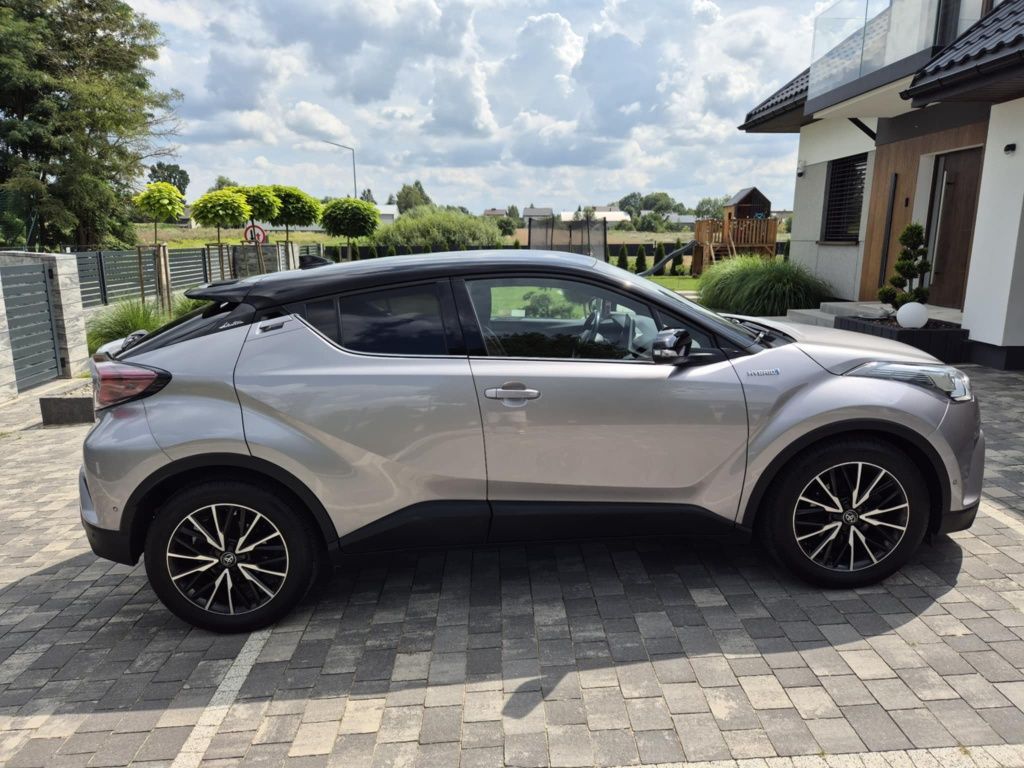 Toyota C-HR 1.8 hybryda. Selection