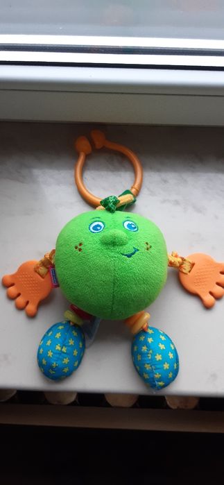 Interaktywna zawieszka TINY LOVE Jabłko Andy- wibruje, grzechotka