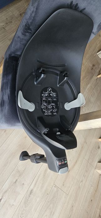 Fotelik Cybex Cloud T i-Size Simply Flowers z bazą