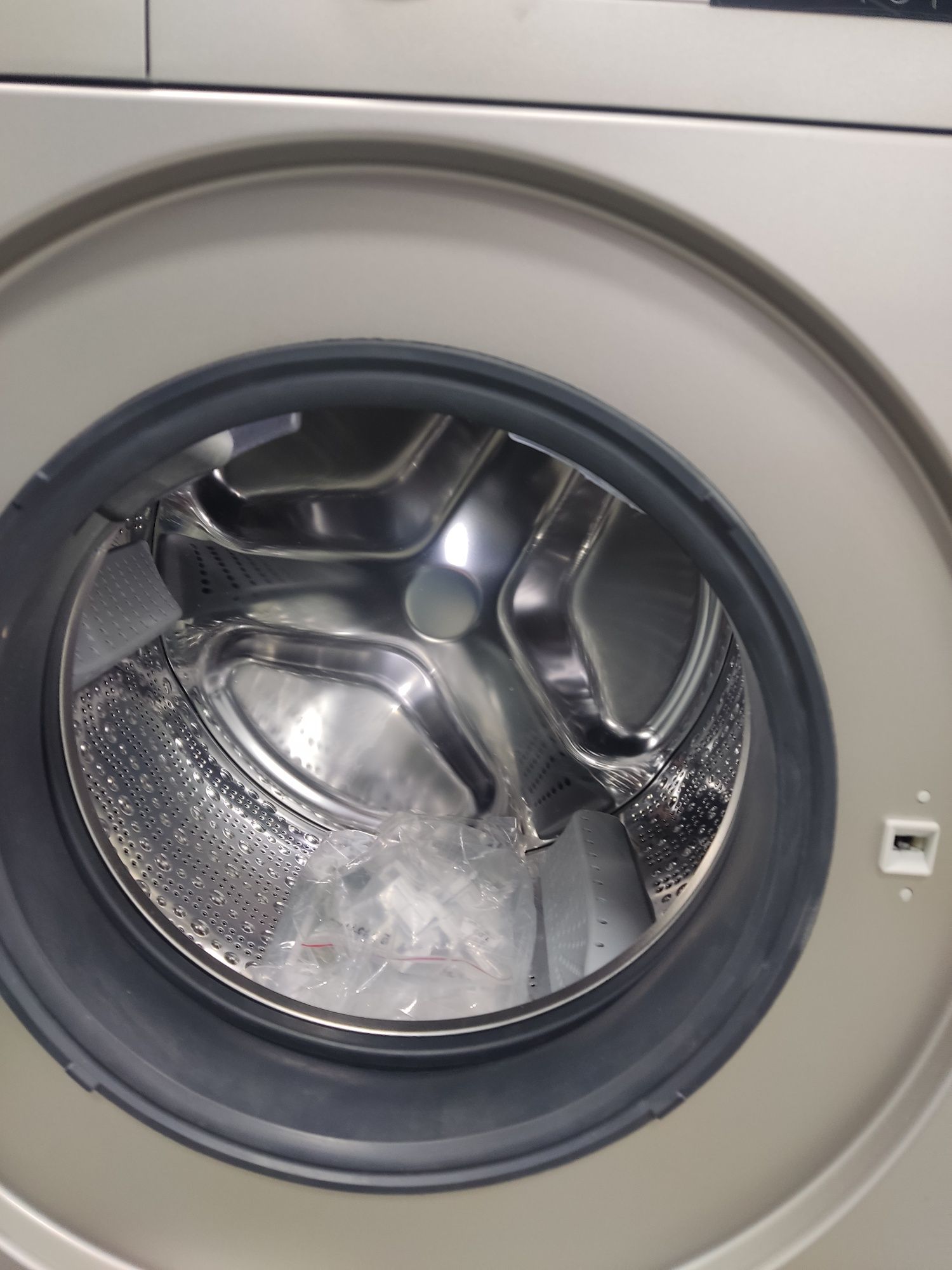 Пральна машина Bosch wgg2440ww