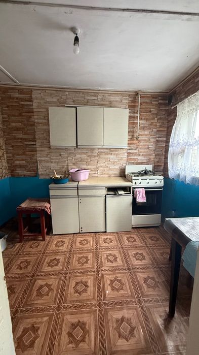 Продам будинок по вул. В. Вишиваного