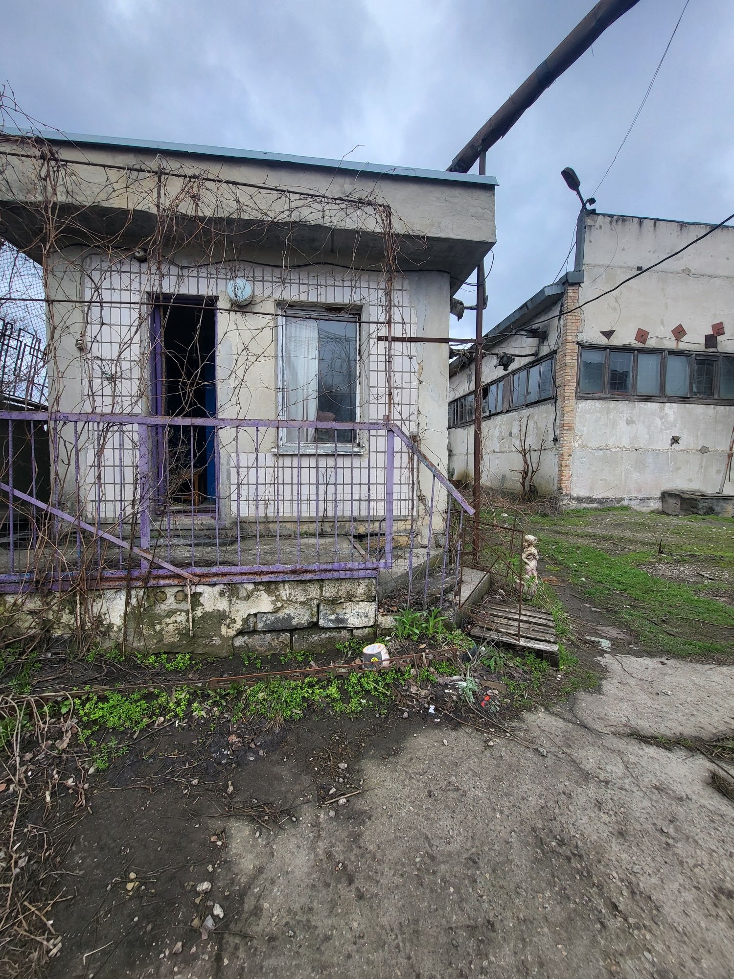 Продам базу р-он  вул. Виставкова