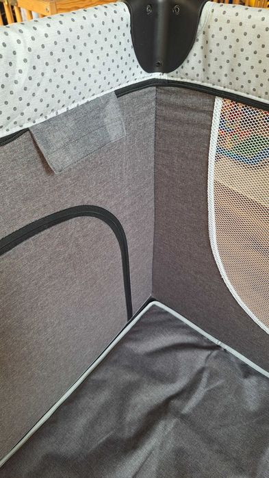 Łóżeczko turystyczne Kinderkraft Joy ciemnoszare z materacem 10 cm
