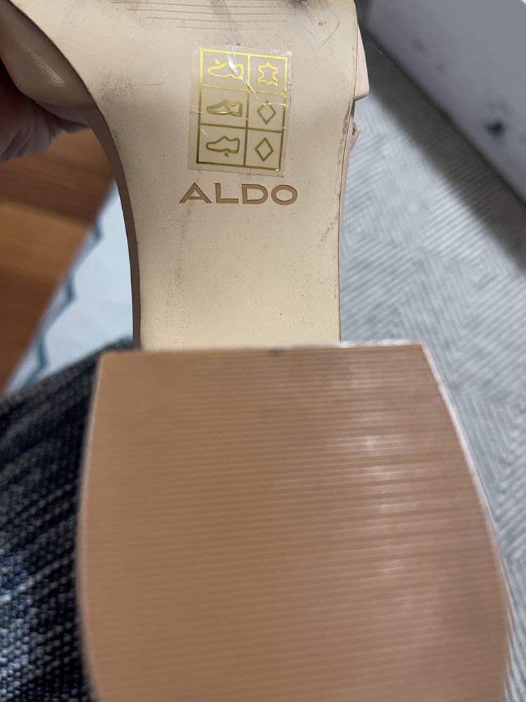 Sapatos Aldo nude
