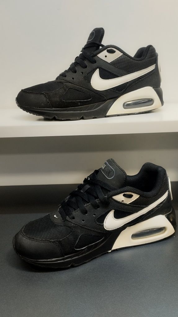 Кроссовки Nike air Max