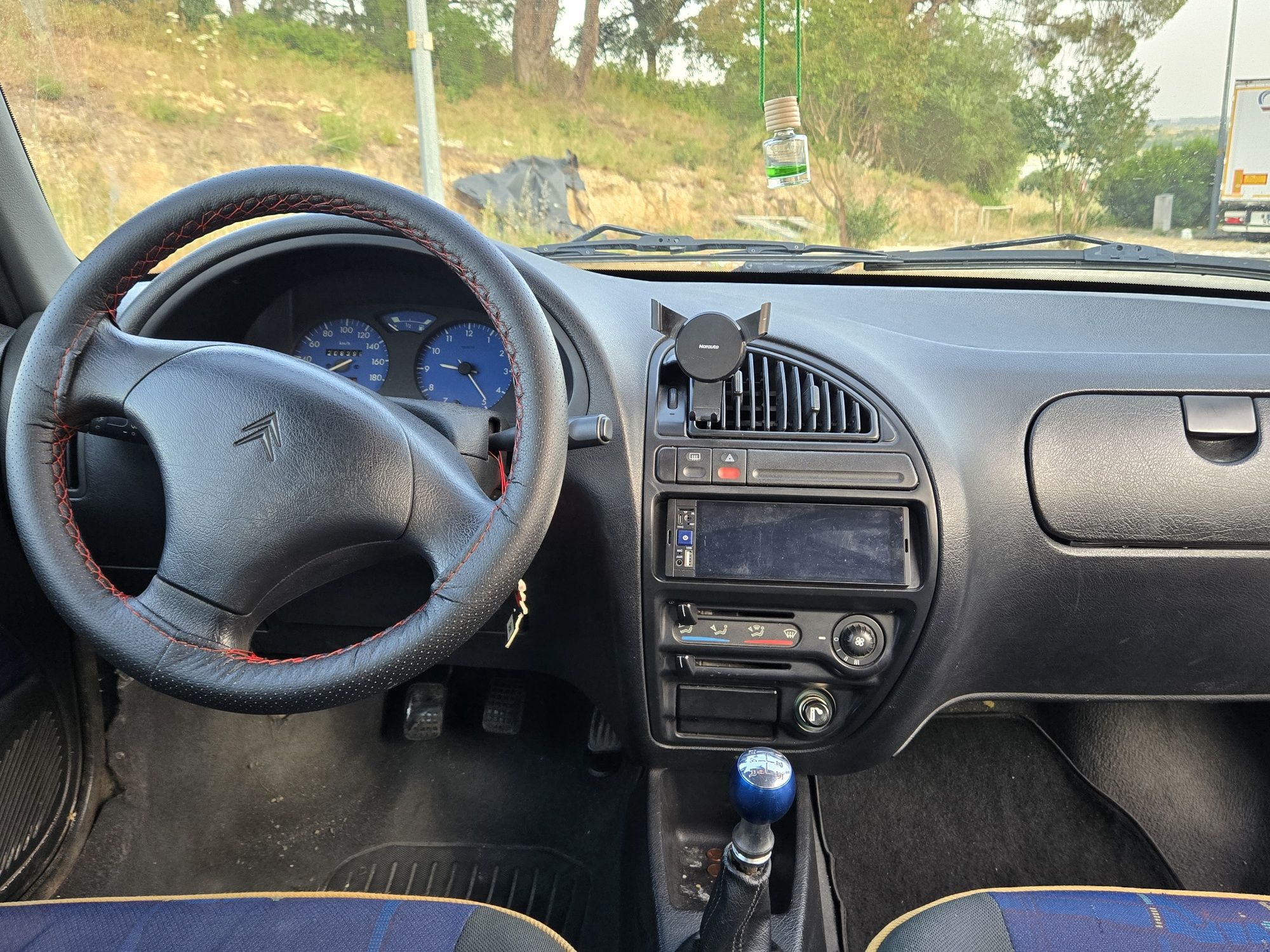 Citroën saxo com pouco kms!!!