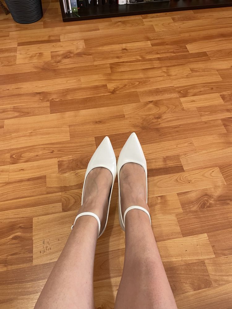 Білі туфлі 38 розмір