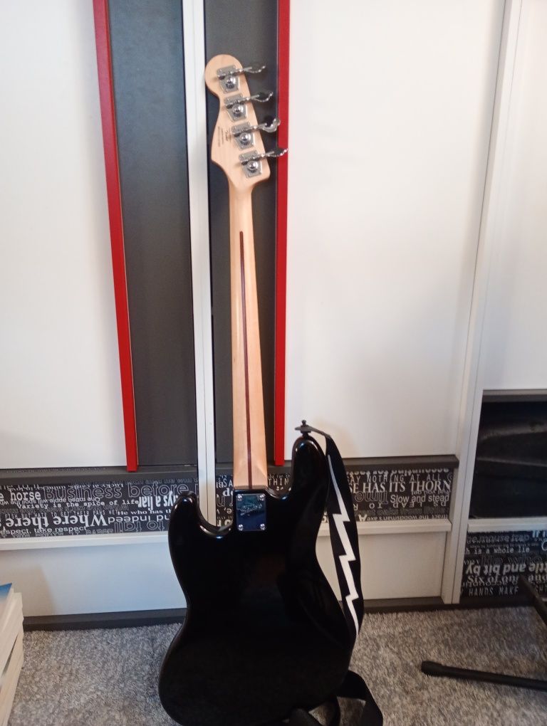 Gitara basowa Squier affinity jazz bass czarny