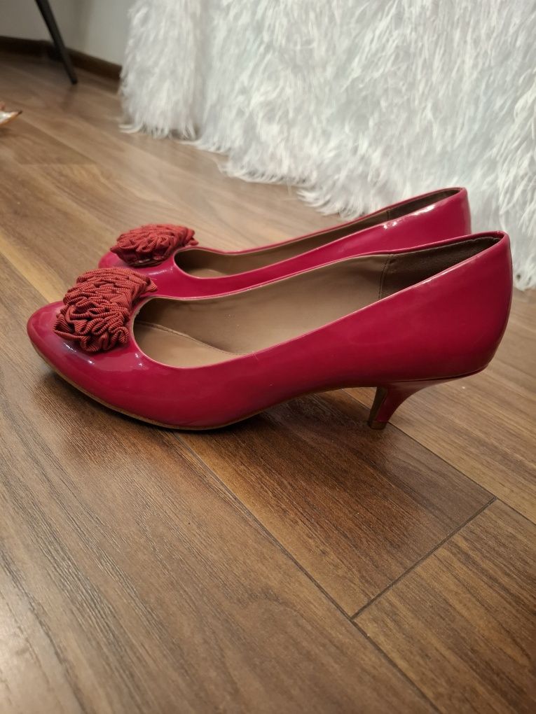 Buty 40 Zara  czerwone pantofle.