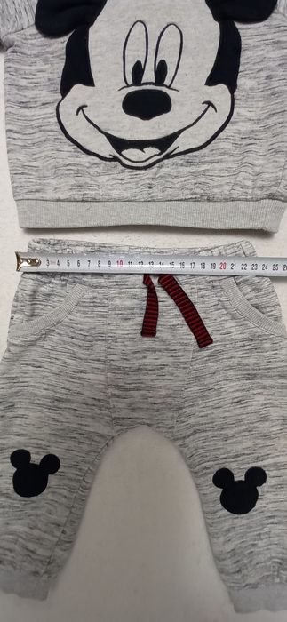 Тёплый,детский костюмчик на мальчика.На 9-12мес.