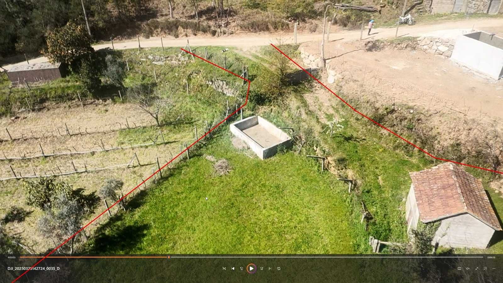 TERRENO COM PALHEIRO EM FORNELOS CINFÃES DO DOURO