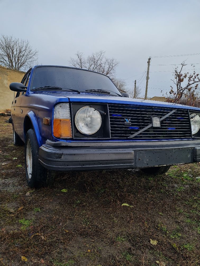 Volvo 244 dl.  2.3
