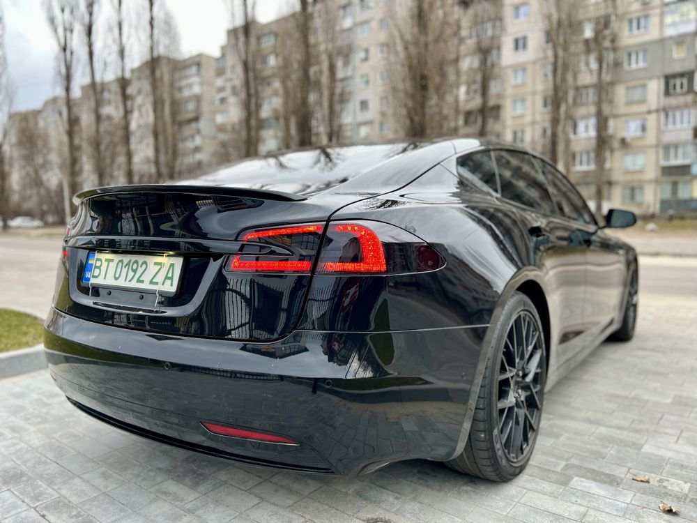 Tesla Model S P85D 770 л.с.