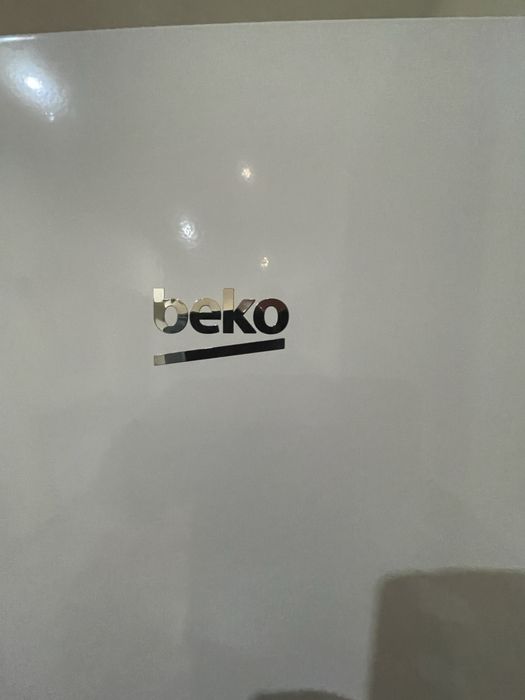 Sprzedam lodówkę BEKO RCSA270K40WN 170.8cm Biała