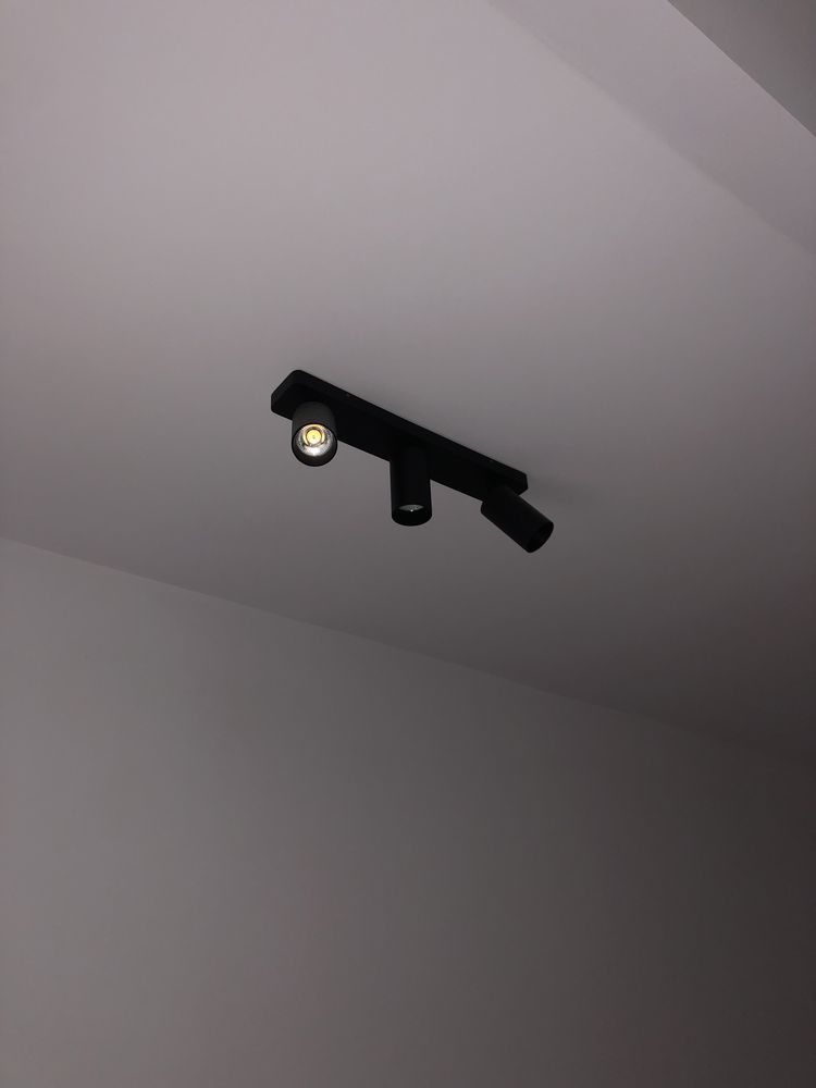 Lampa, spot sufitowy 3 źródła regulowana