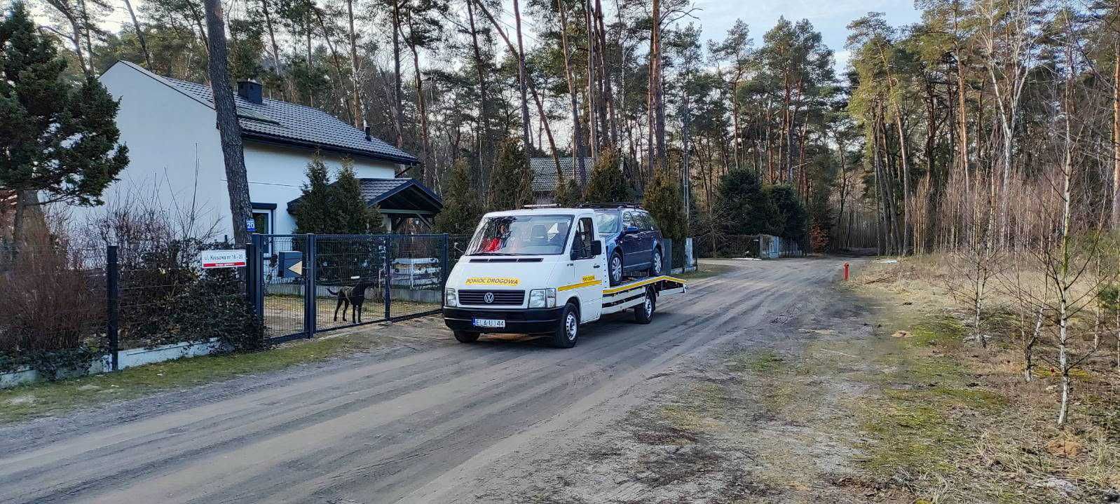 Laweta, pomoc drogowa, przewozy pojazdow, motocykli, maszyn itp