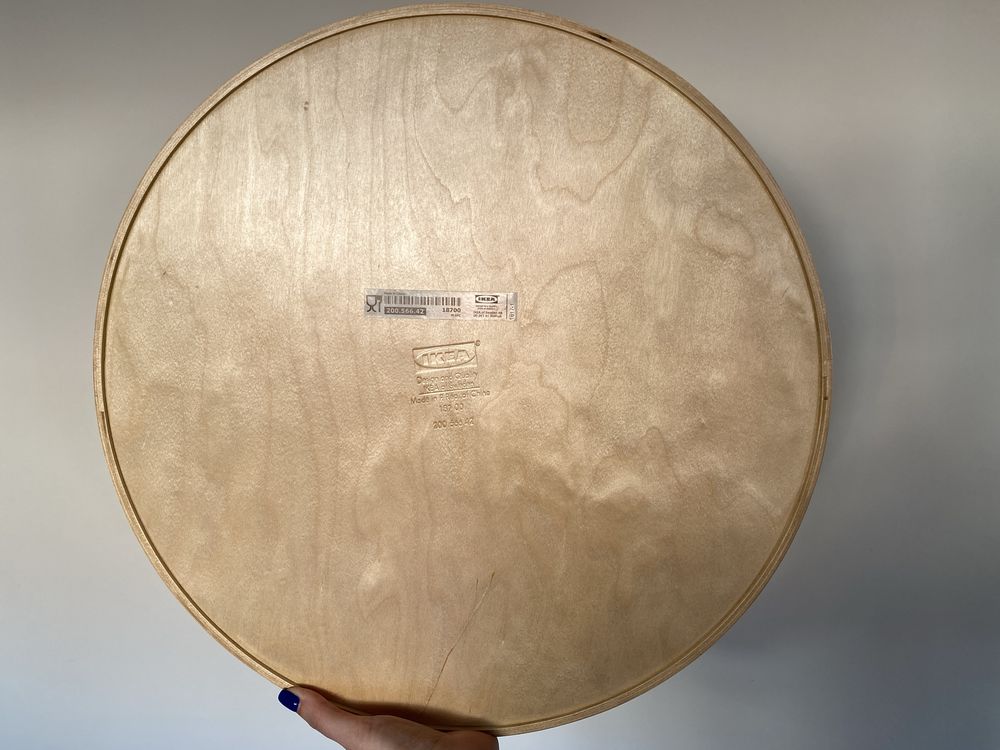 Drewniana okrągła taca z Ikea