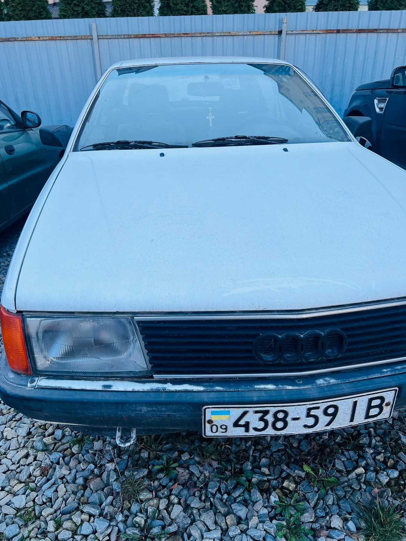 Продається  машина Audi 100