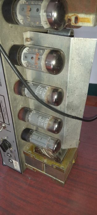 Amplificador para baixo marca Sound City