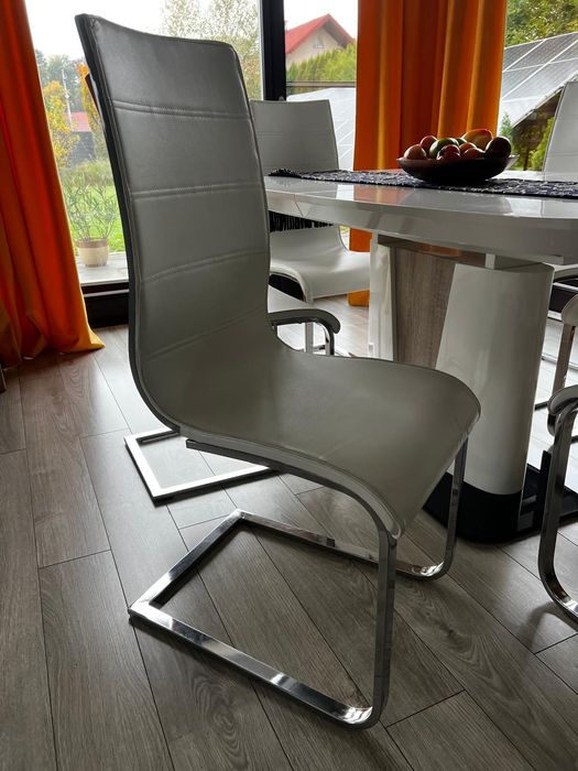 Elegancki stylowy rozkładany stół z 6 krzesłami w stylu Glamour