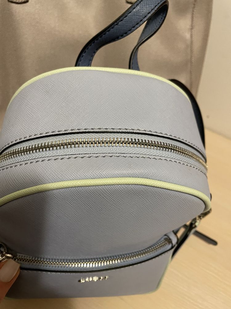 Продам рюкзак Guess