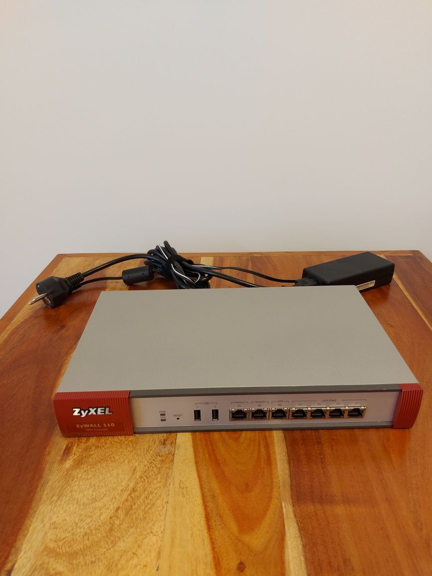 Zyxel Zywall 110 firewall vpn zapora router switch