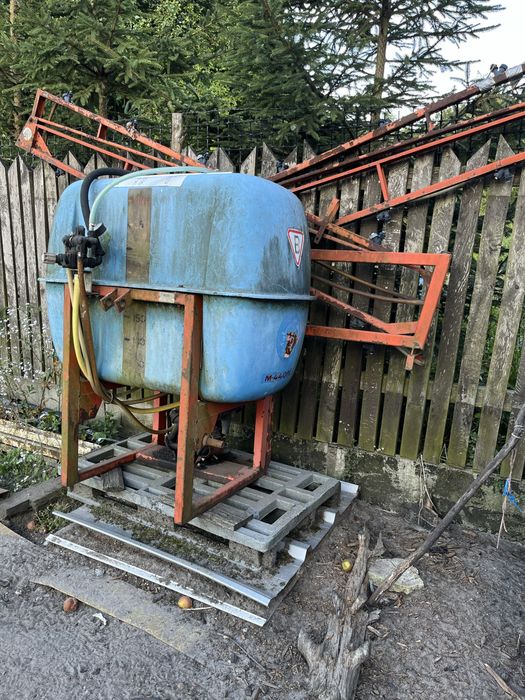 Rozrzutnik jedoosiowy ruski + opryskiwacz