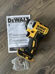 Акумуляторний гайковерт Dewalt DCF890.20v