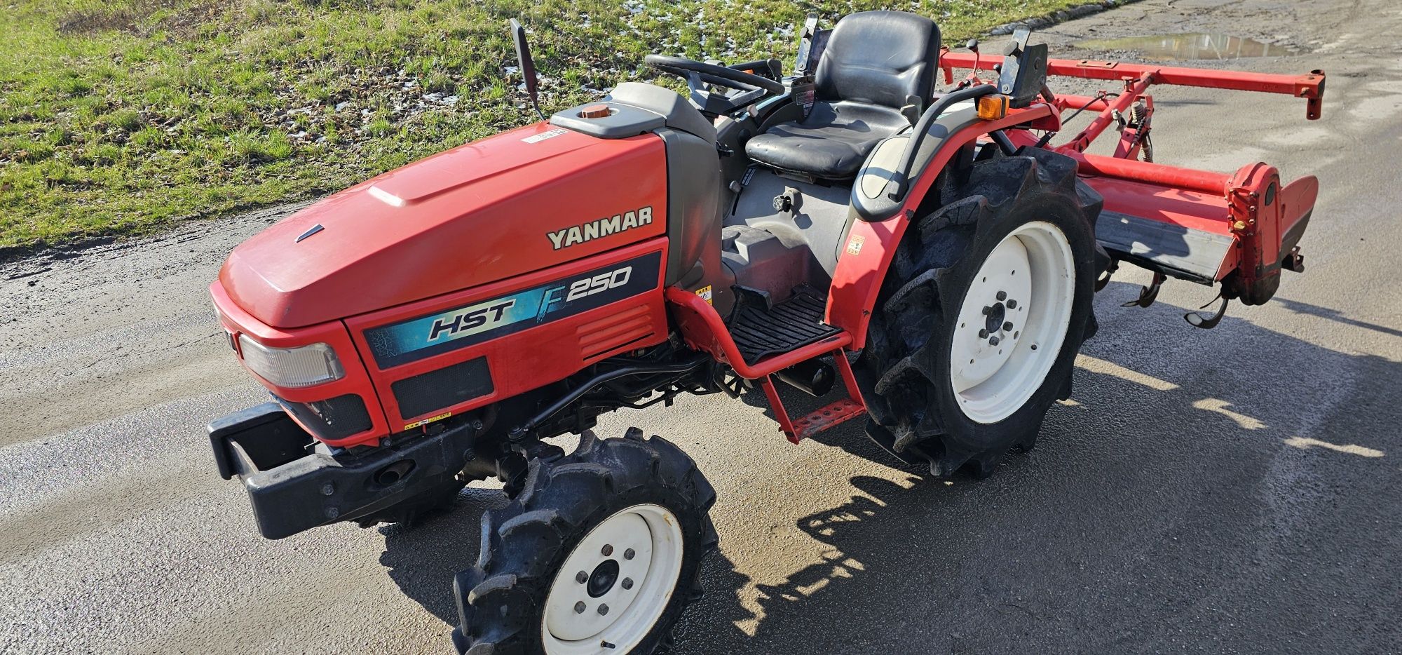 Японський Трактор мінітрактор Yanmar AF 250