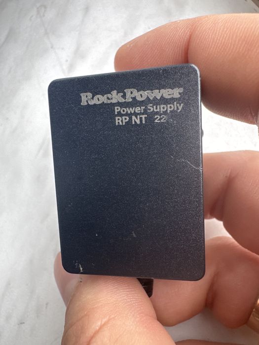 Zasilacz do efektów gitarowych Rockpower 9v