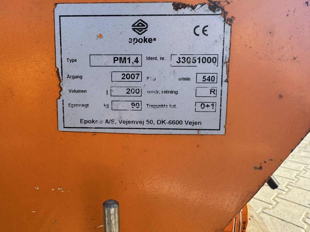 Piaskarka chodnikowa komunalna EPOKE szer 100cm schmidt stratos