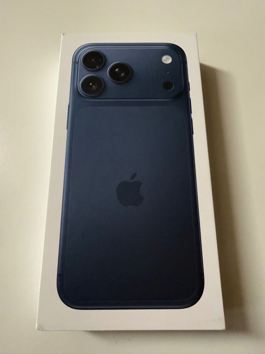 iPhone 17 Pro Max 256Gb Blue (selado)