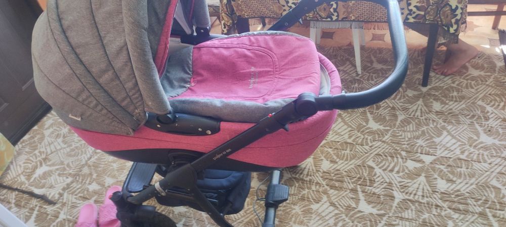 Продається дитяча коляска.