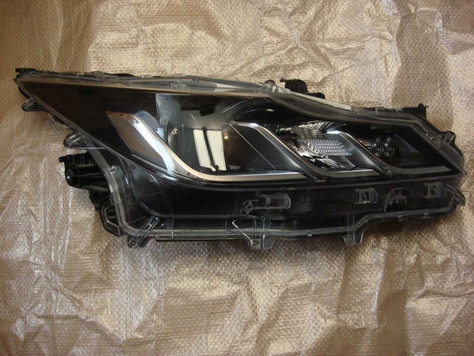 Reflektor prawy przód LED Toyota Corolla E21 Sedan 2019- EU