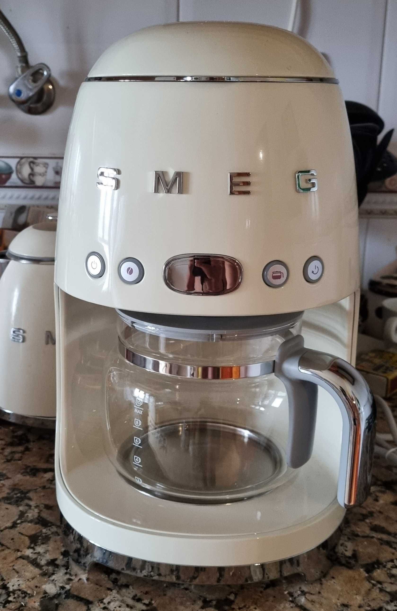 SMEG - Cafeteira NOVA , café de saco , BEJE