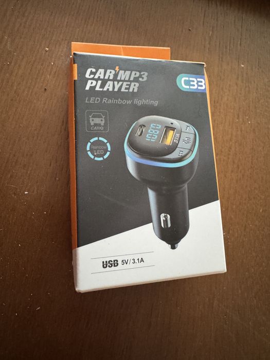 Автомобільний зарядний пристрій, аудіоплеєр