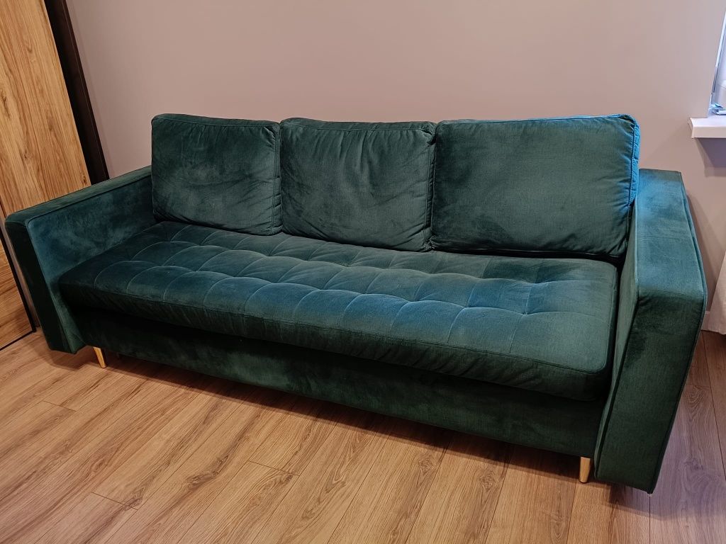 Sofa rozkładana butelkowa zieleń alkantara.