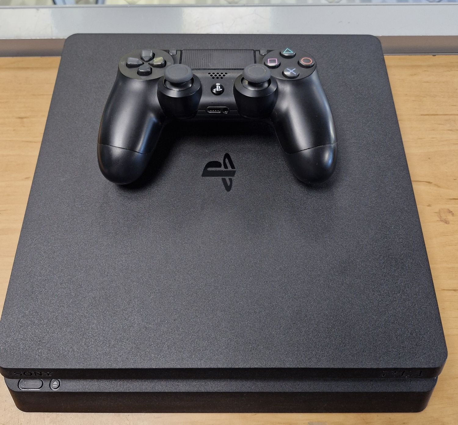 Konsola ps4 512GB +pad - Stan bdb