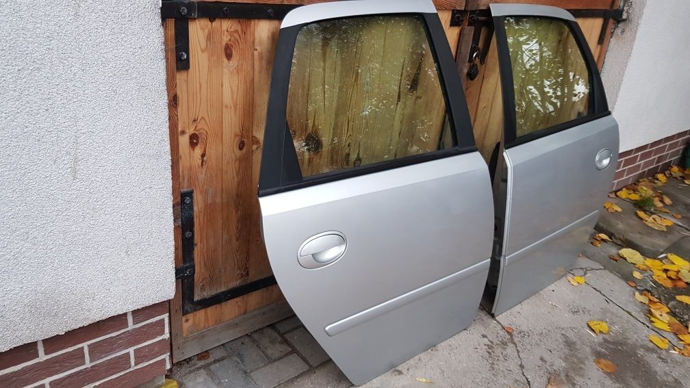 Drzwi tylne Opel Meriva A