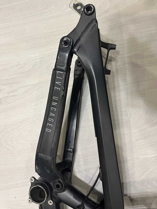 Рама YT Capra Base 27.5 XL 2020 AL + Аморт RockShox