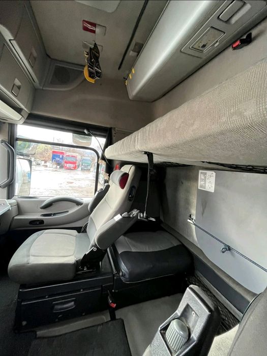 Оренда фури Renault MAGNUM, тягач з причепом. Можливий викуп.