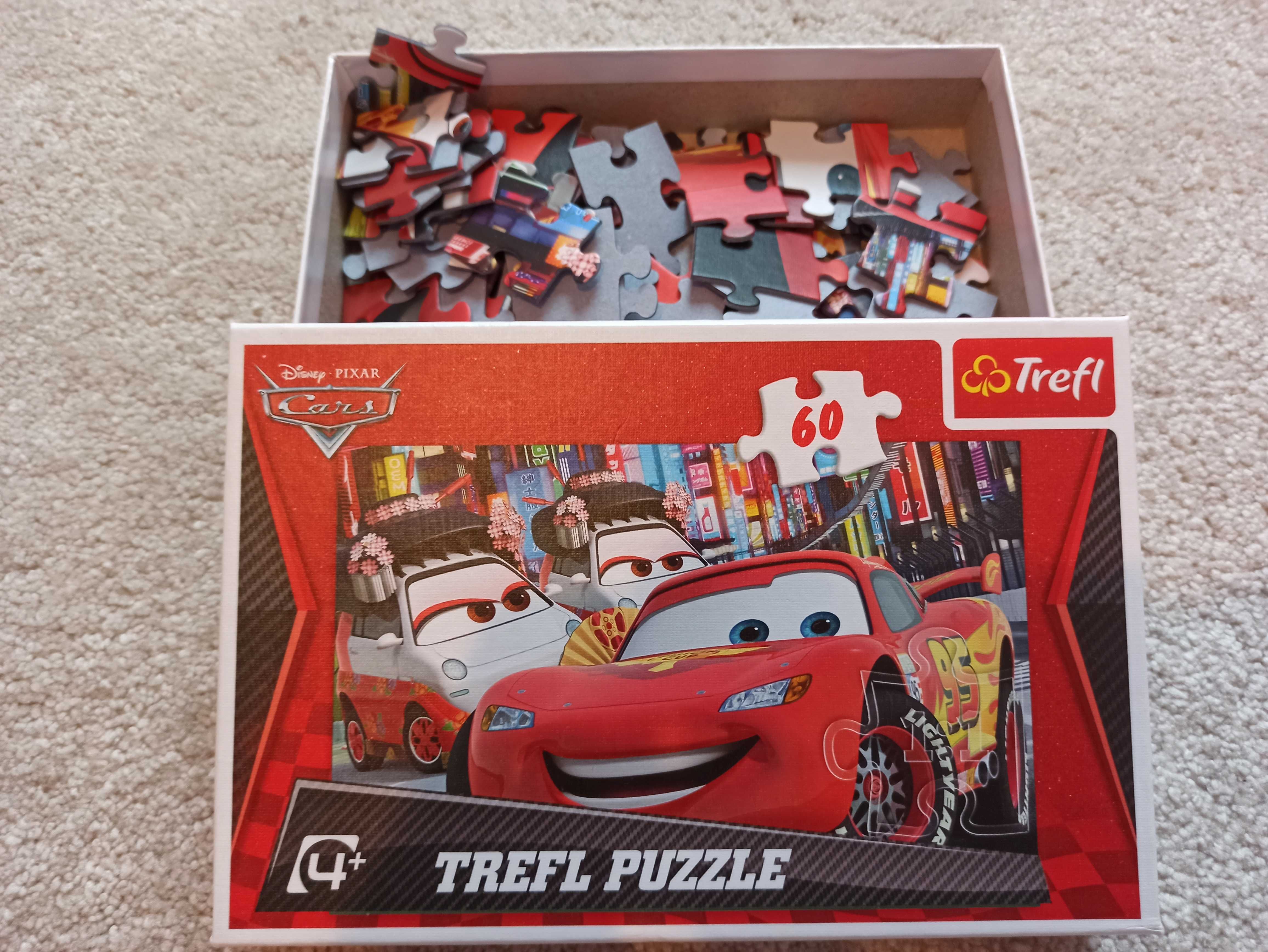 Zestaw puzzli z Kubusiem Puchatkiem, Myszką Miki, Toy Story oraz Cars