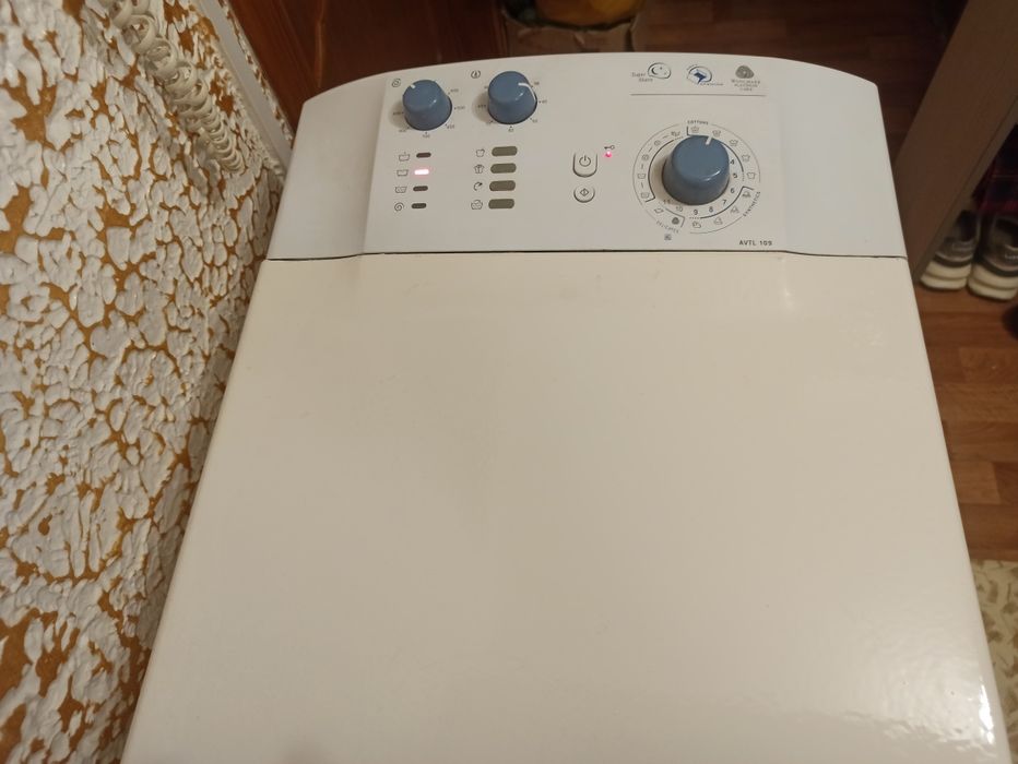Hotpoint Ariston 5кг. и 1000об. Италия.