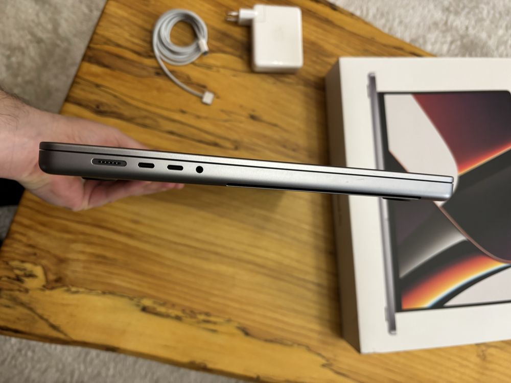 Macbook Pro m1 pro  16/1000 swietny stan