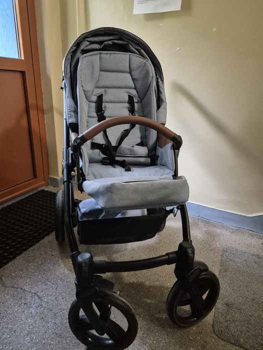 Sprzedam wózek spacerowy
