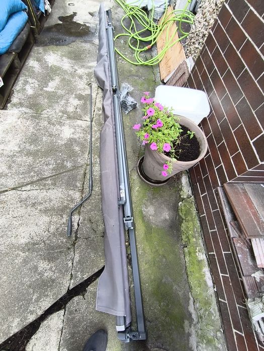 Markiza zewnętrzna około 3.80x2.45 szara