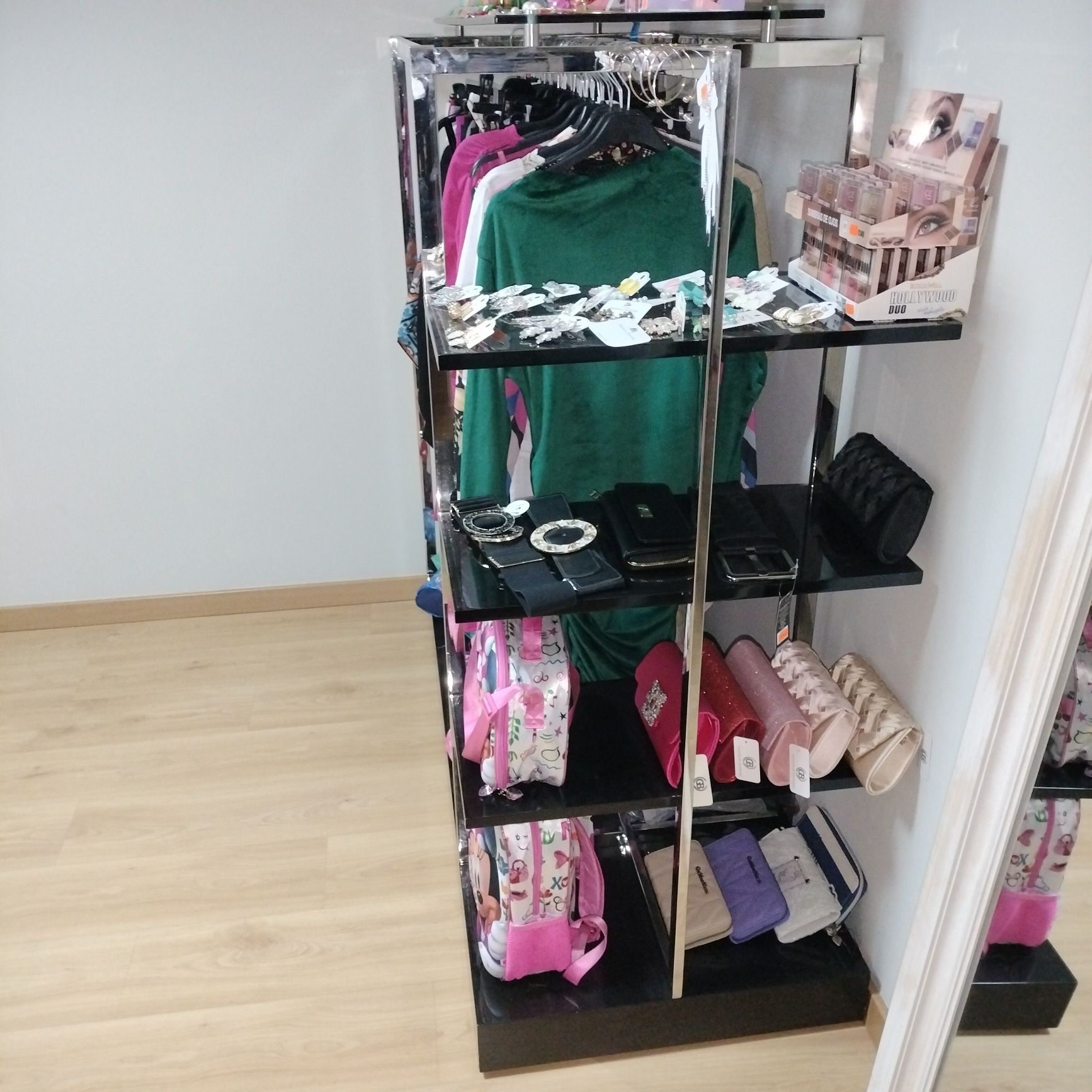 Expositor de roupa