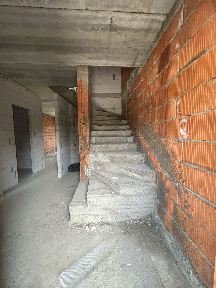 Продаю   СВІЙ котедж  Загорська (магазин. Ківі.)  Забудовник